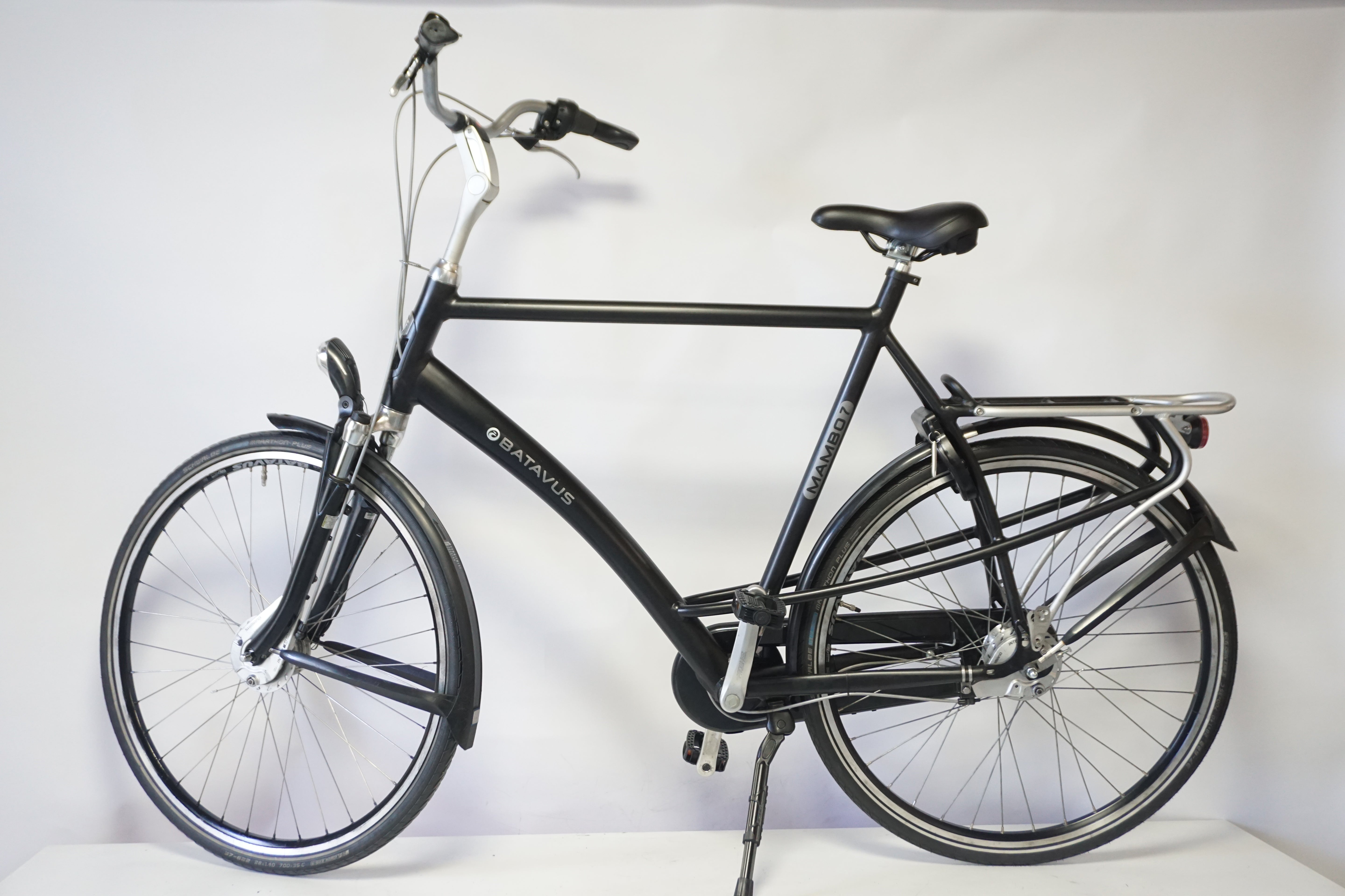 Refurbished Batavus Mambo 7 70cm in stijlvol zwart, perfect voor dagelijks gebruik en duurzame mobiliteit.