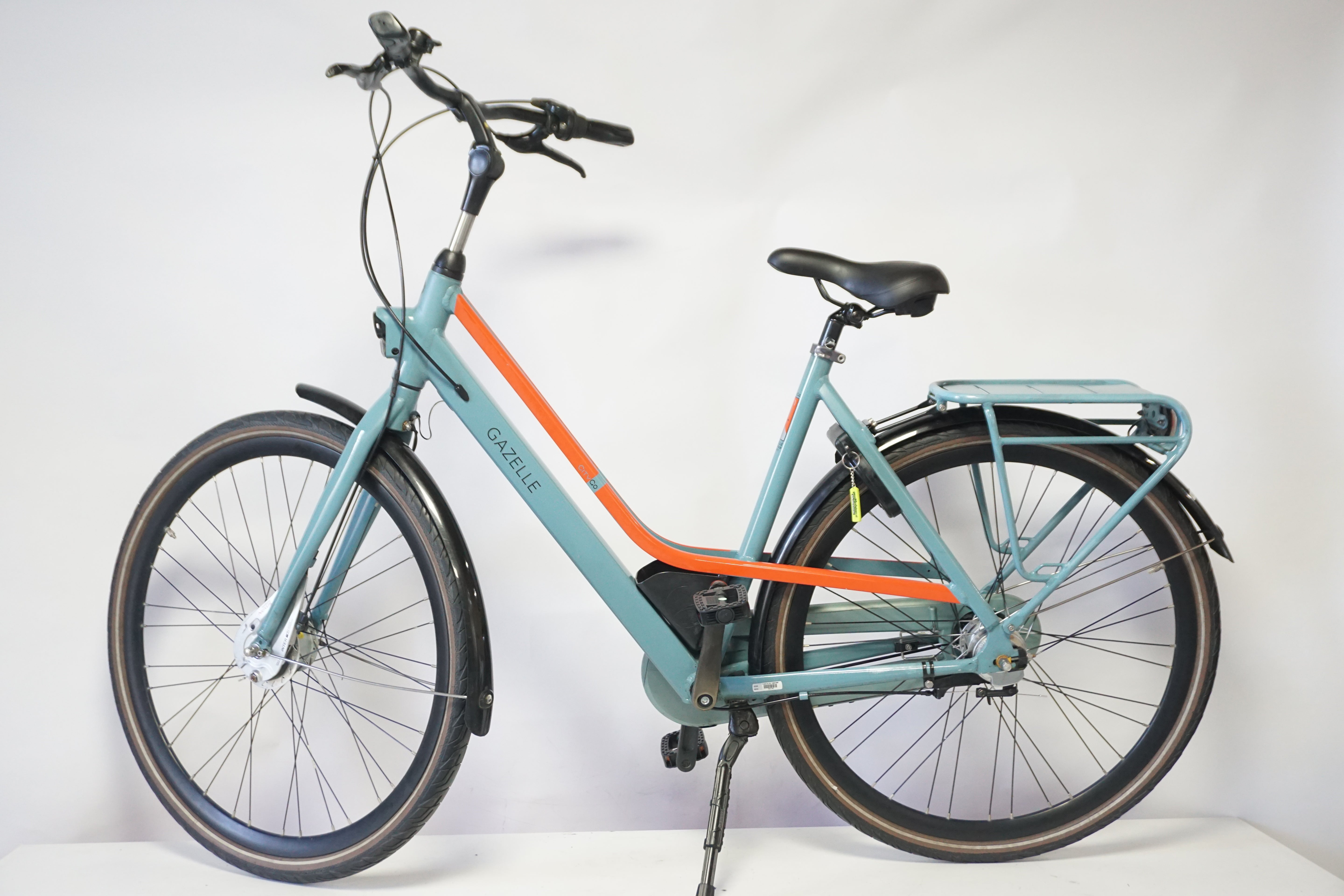 Refurbished Gazelle City GO 54cm fiets met een stijlvol ontwerp en comfortabele rijervaring. Perfect voor stadsgebruik.